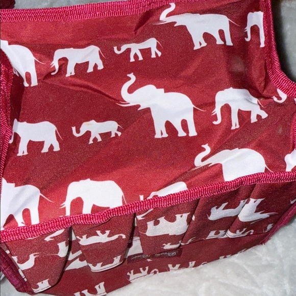 Alabama Crimson Elephant Print Tote with Matching Cap & Beaded Necklace and More - Picture 9 of 15